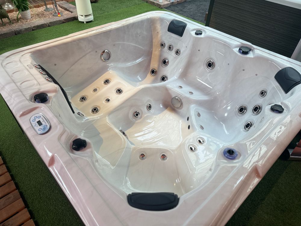 Günstiger Whirlpool Detroit von Waterwave